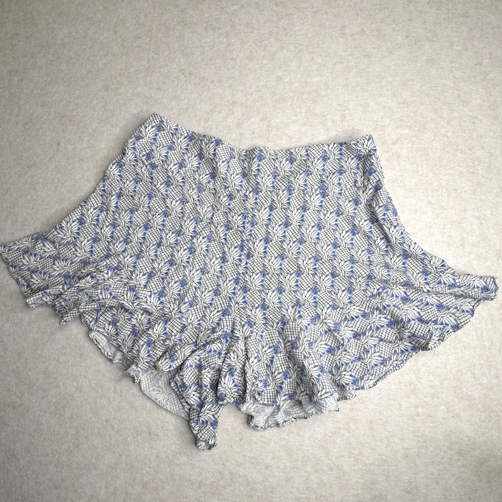 Anthropologie Maeve Blue White Pineapple Print Ruffled Flutter Shorts Size 6